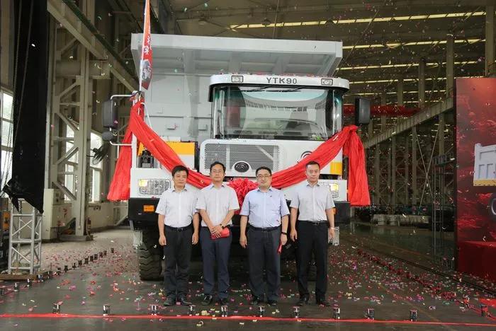 宇通首臺(tái)！響應(yīng)國(guó)家打贏藍(lán)天保衛(wèi)戰(zhàn)三年行動(dòng)計(jì)劃--宇通重裝純電動(dòng)礦用車下線